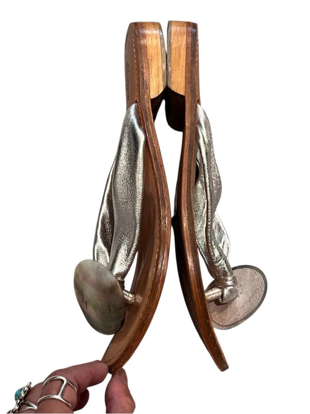 Diba Metallic Silver Leather Thong Sandals Shell Disc Detail Boho Y2K Size 7 - Picture 5 of 10
